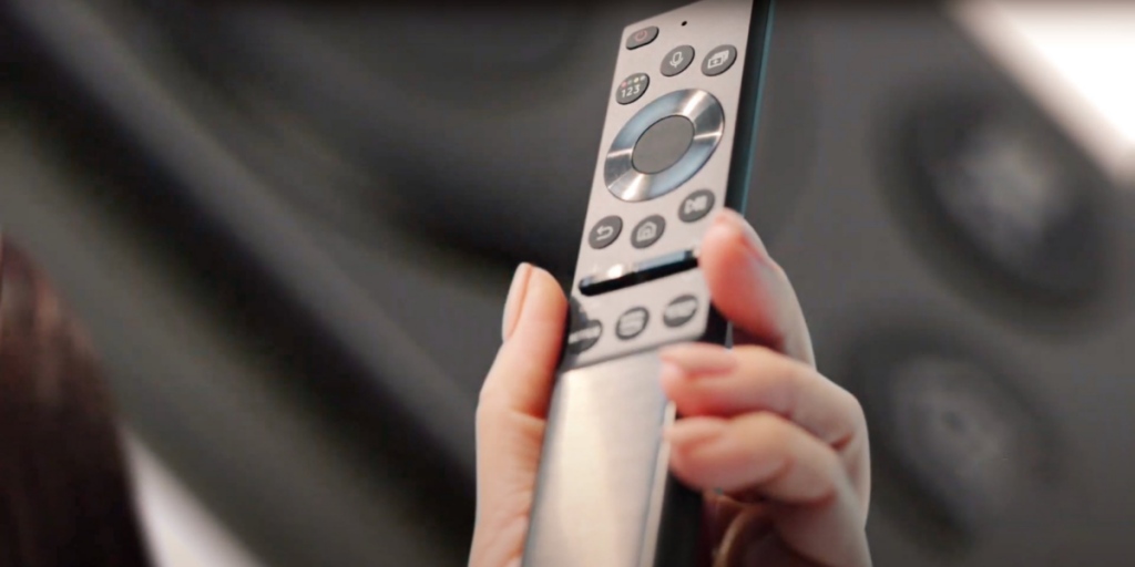 Samsung’s SolarCell Remote: Compact Yet Environmentally Friendly with Significant Impact